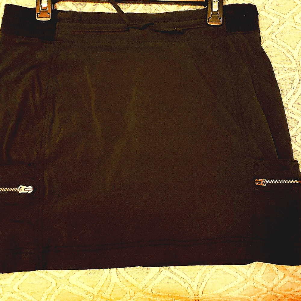 ATHLETA BLACK SKORT SIZE 8